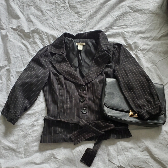 Crop Blazer - Picture 1 of 6